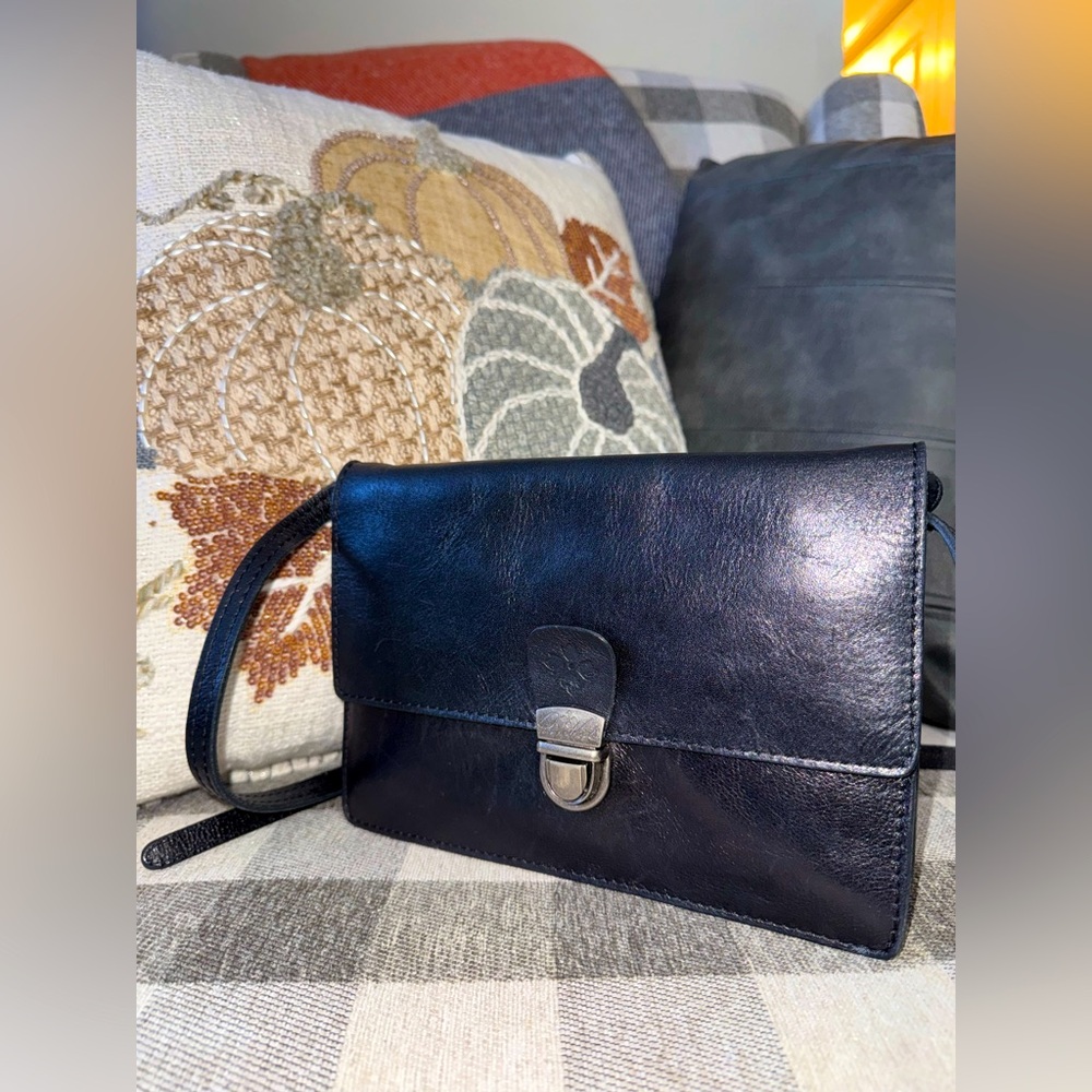 Patricia Nash Lanza Crossbody organizer